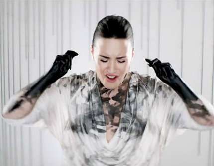 Demi-Lovato-outfit Heart Attack Video