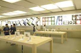 Una foto dell'interno dell'Apple store