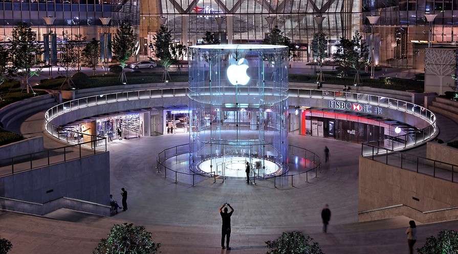 Apple store a Shangai di notte
