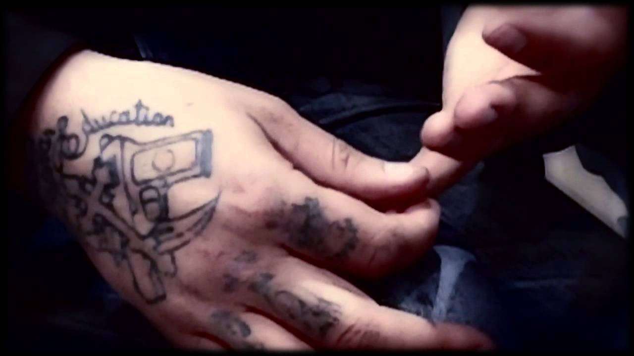Emis Killa ed i tatuaggi di Nicolai Lilin