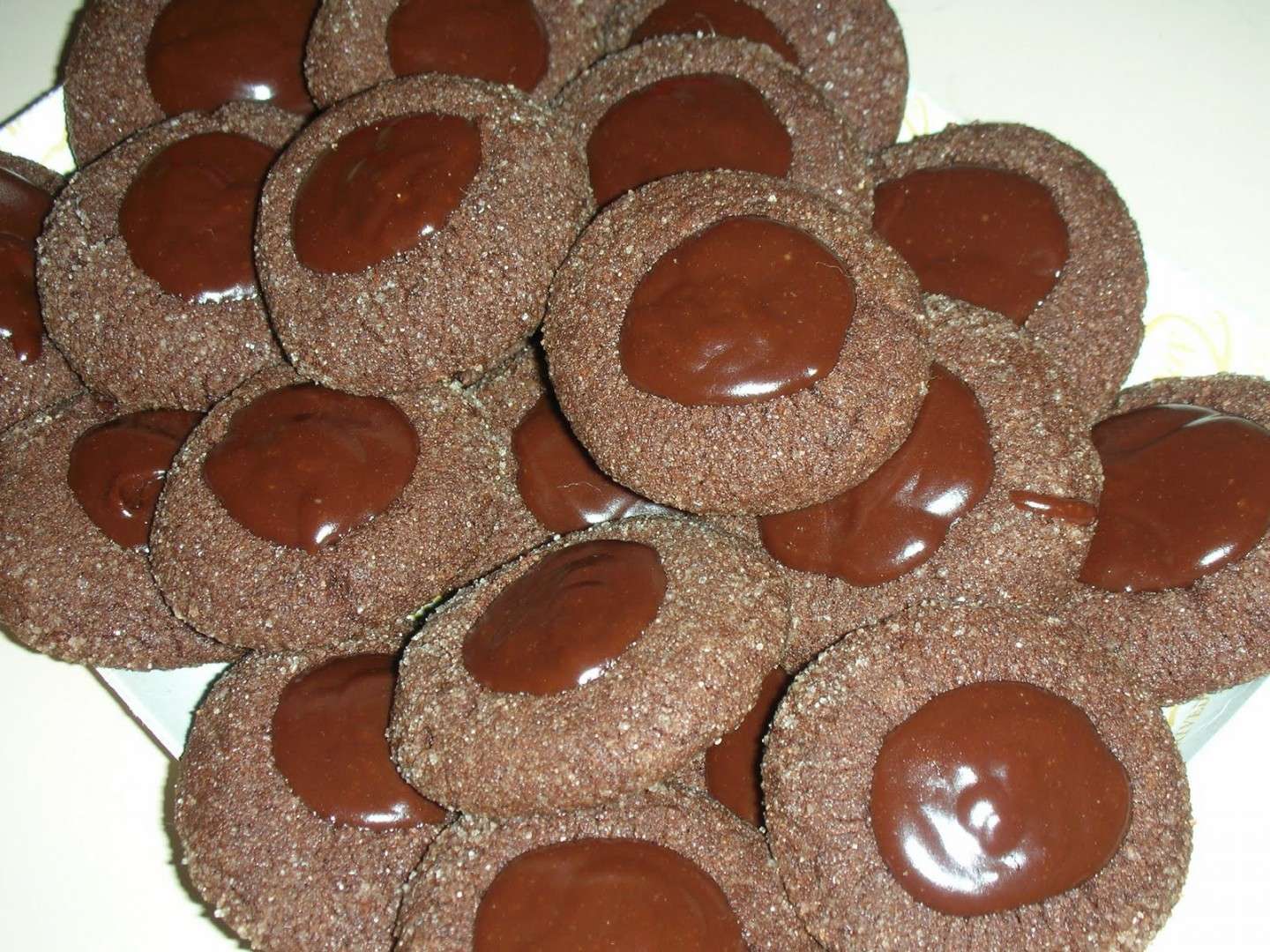 Biscotti con ripieno di crema al cacao