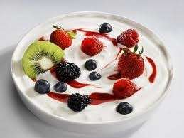 Yogurt e frutta tra i dolci che non fanno ingrassare