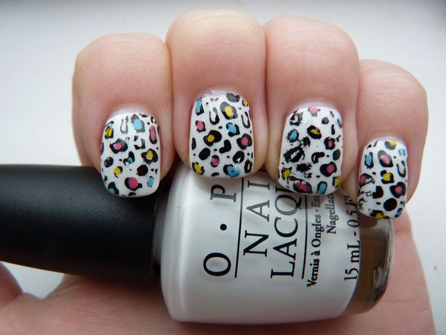 Nail art multicolor leopardata