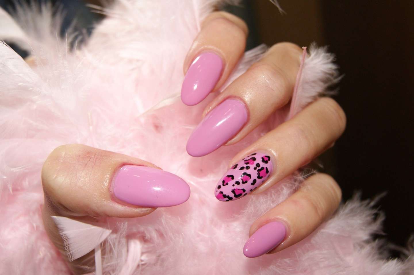 Nail art leopardata rosa