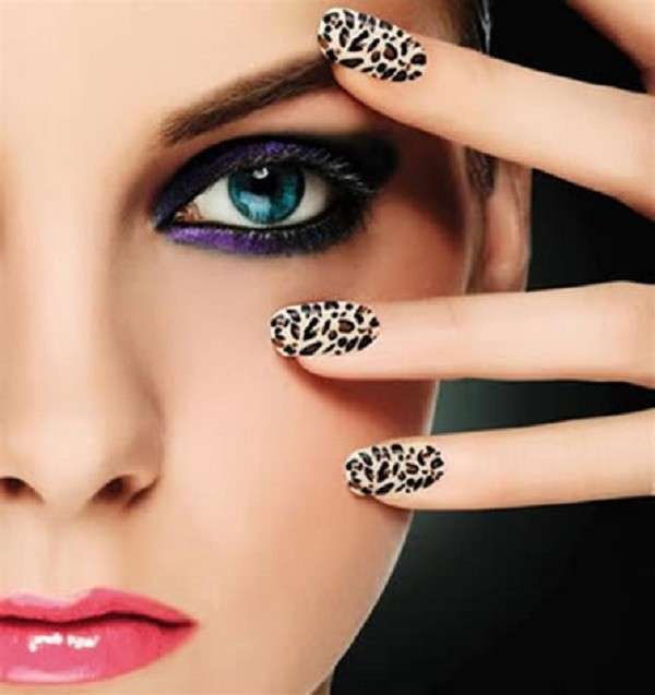 Trendy nail art leopardata