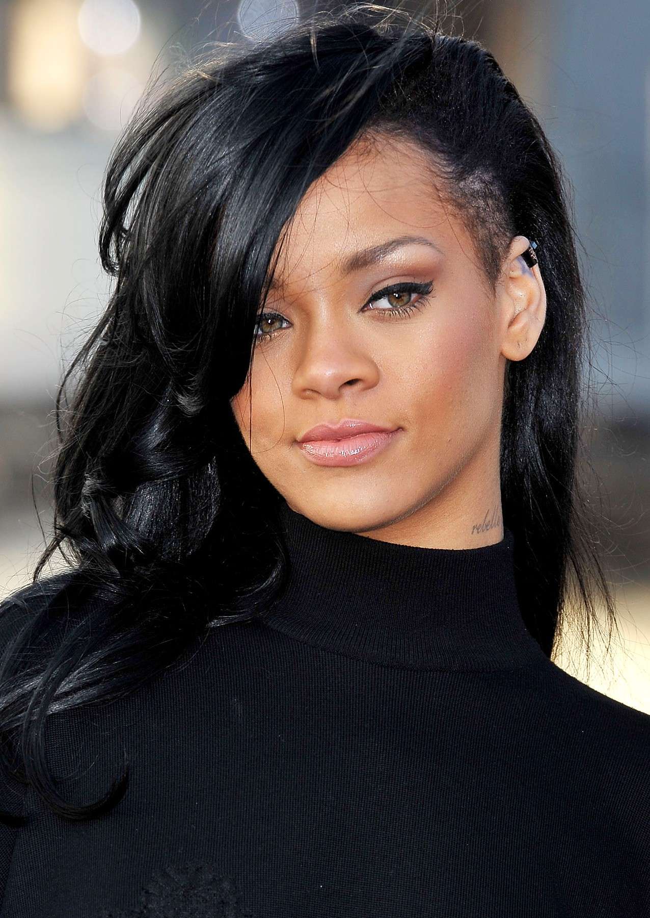 Il taglio rasato di Rihanna