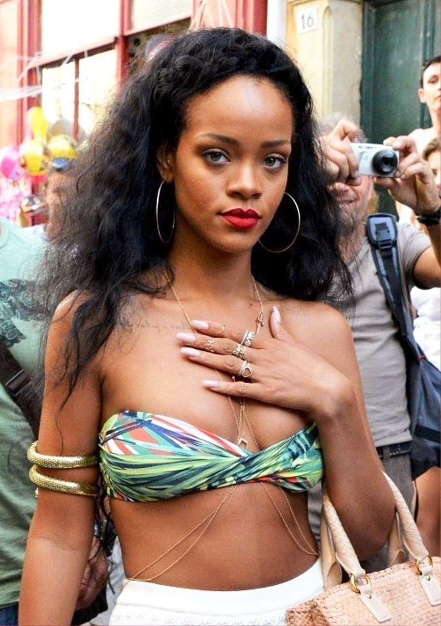 La cantante Rihanna nel 2012