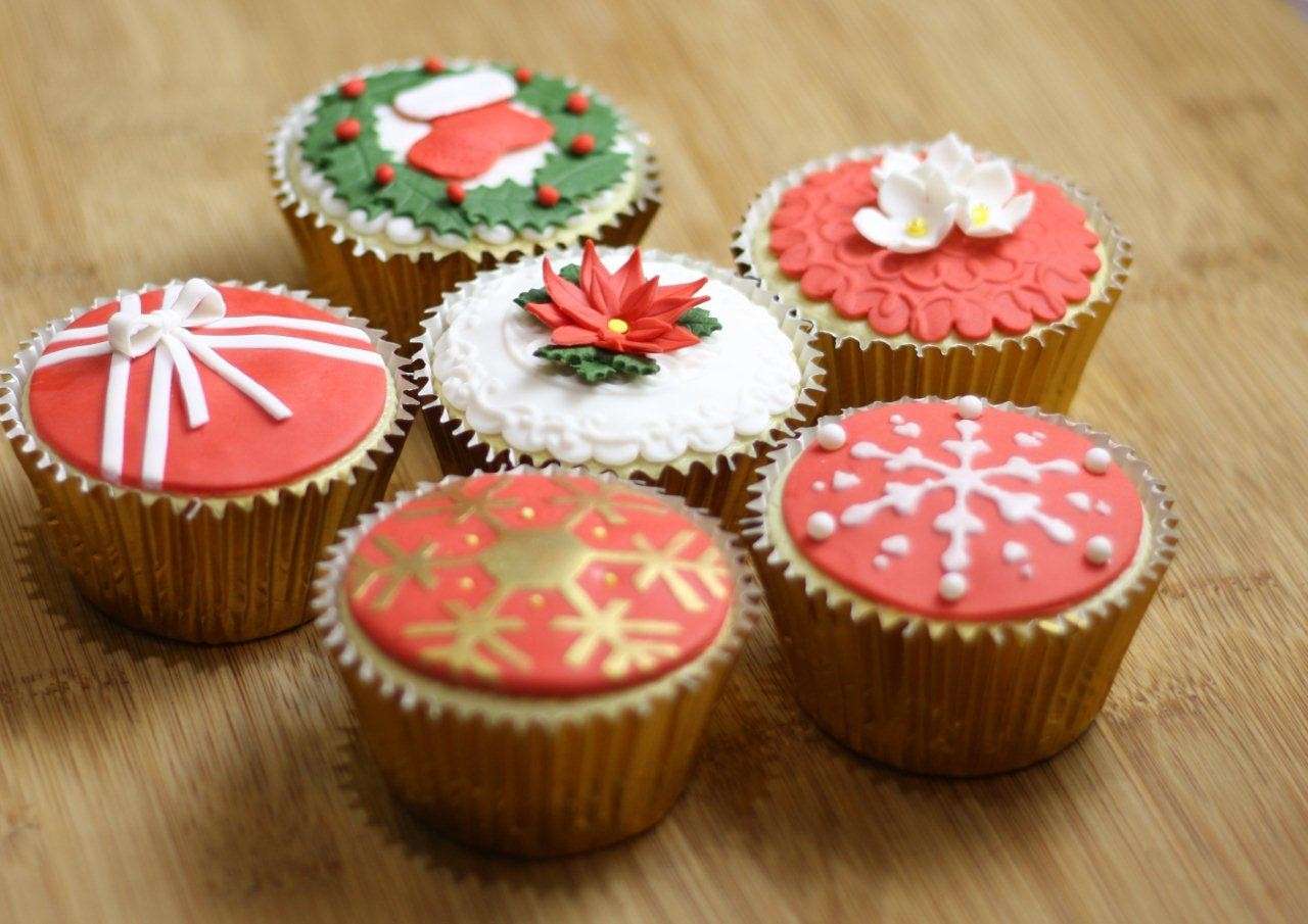 I cupcakes con decorazioni natalizie