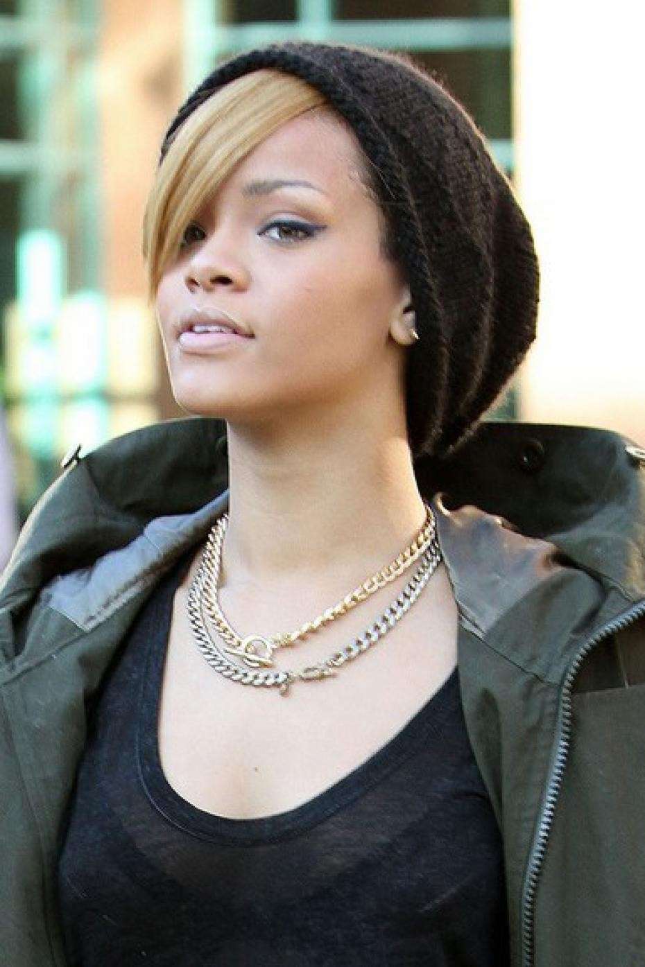 Rihanna con il basco