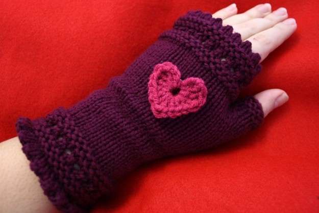 Natale 2014, regali fai da te con la lana: guanti personalizzati