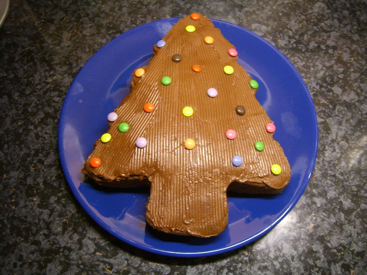 Torta albero di Natale con cioccolato e smarties