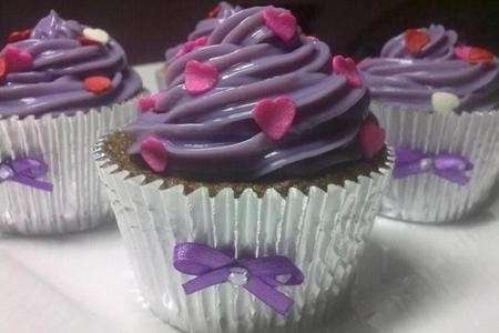 Cupcake con glassa viola