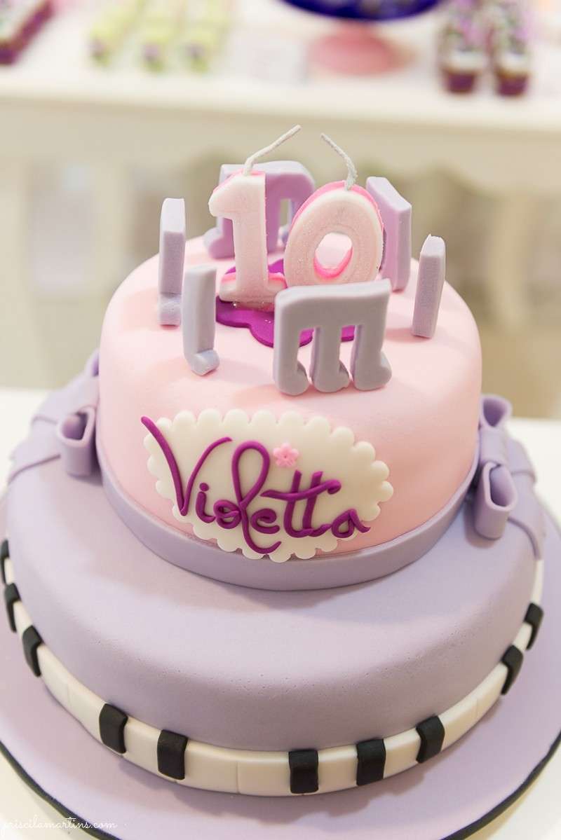 Idea per una torta in stile Violetta