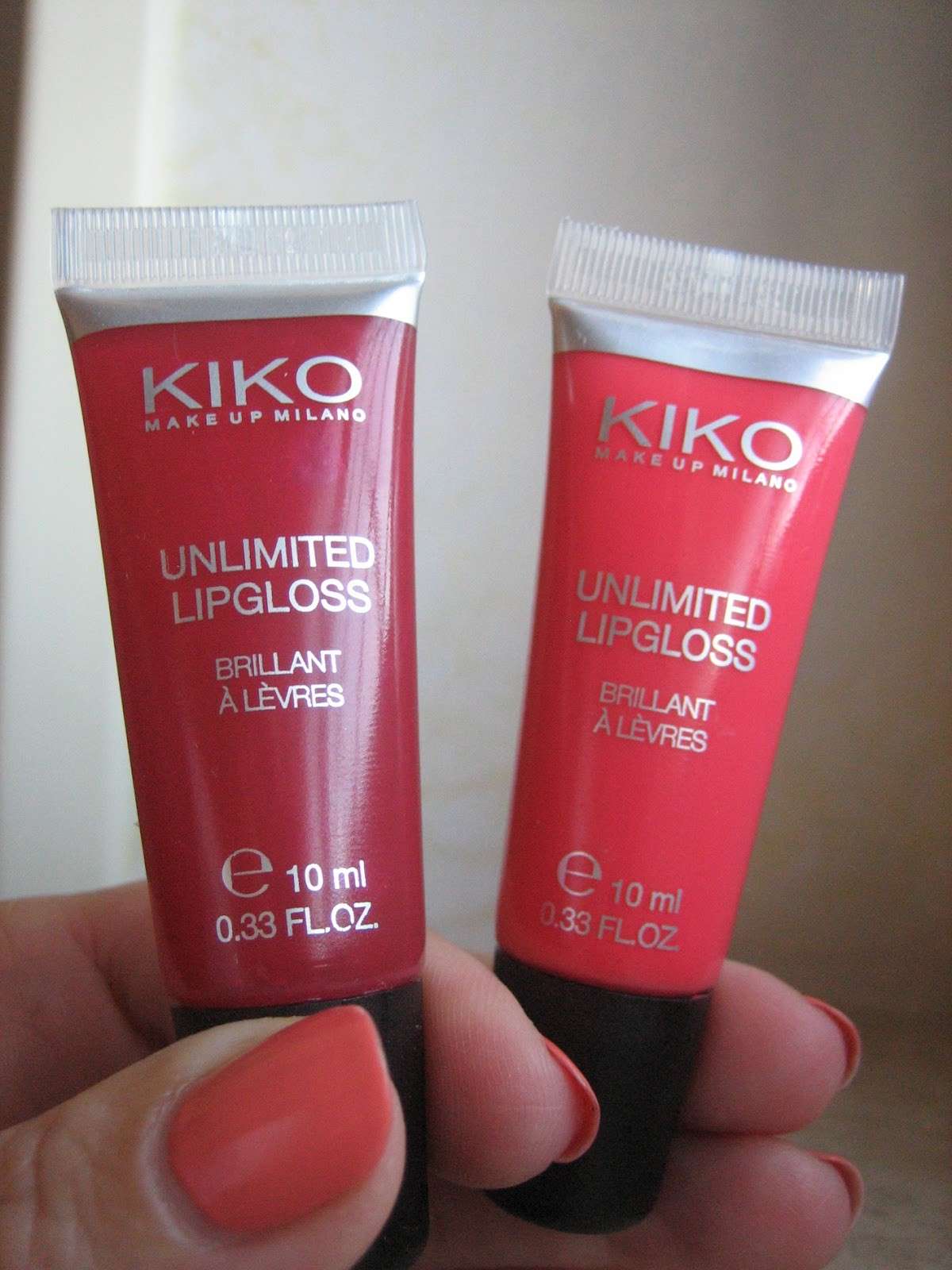 Lip gloss rosso perfetto per il make up nalizio