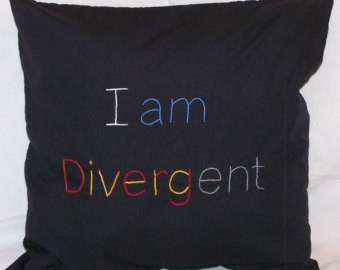 Cuscino con scritta I am a Divergent