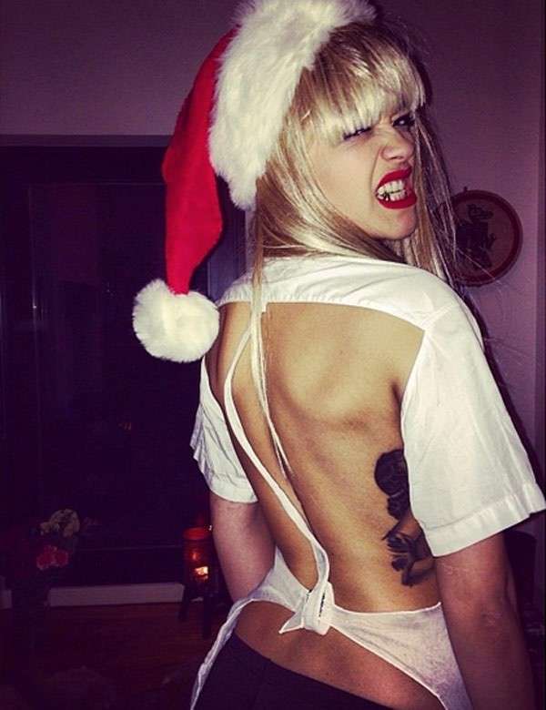 Look natalizio di Rita Ora