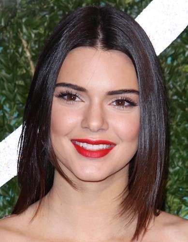Beauty look delle star per le Feste: Kendall Jenner
