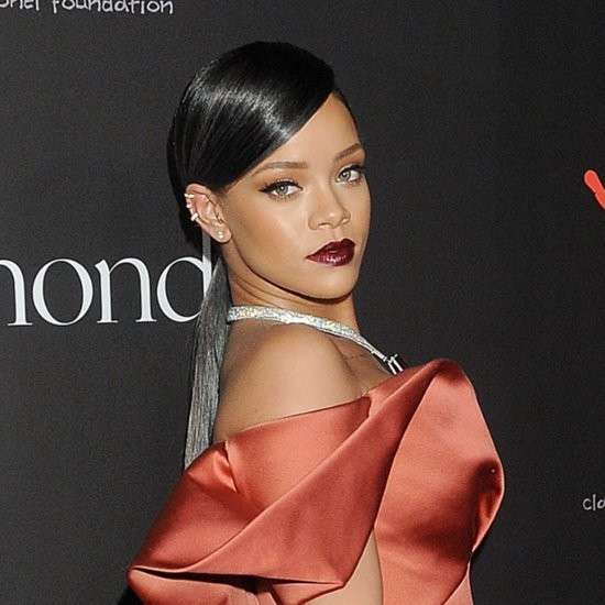 Beauty look delle star per le Feste: Rihanna