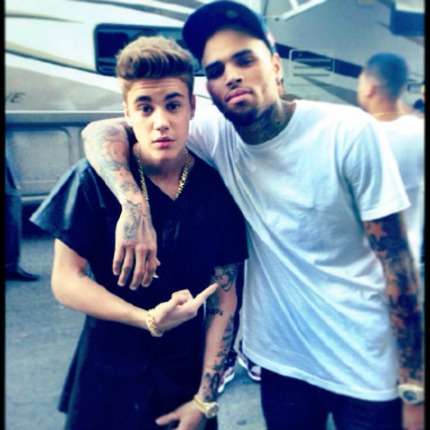 Justin Bieber e Chris Brown in una foto su Twitter