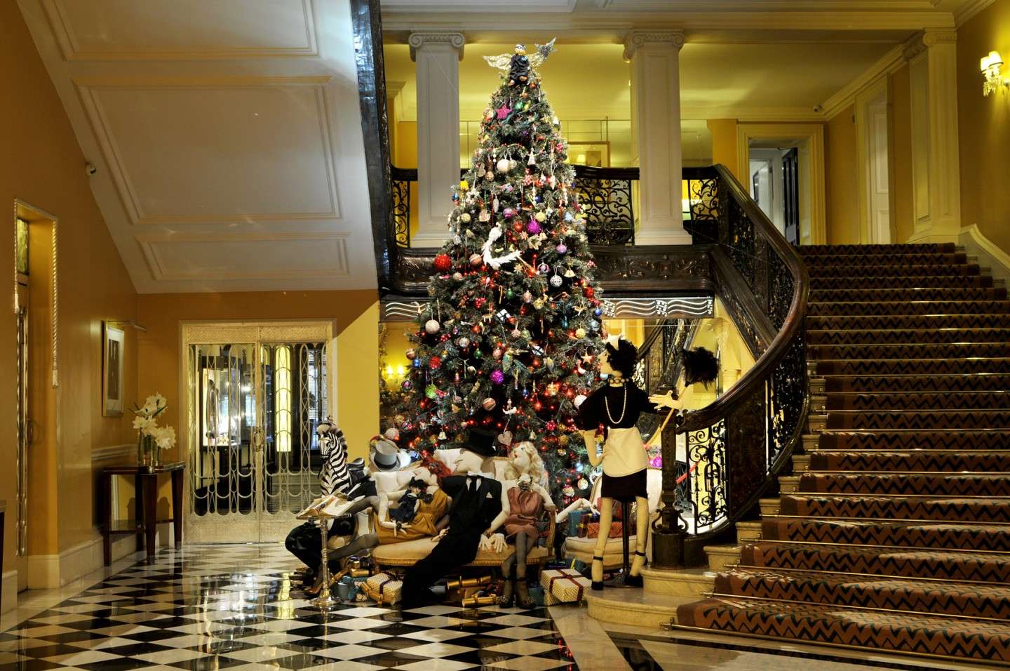 L'albero di Natale al Claridge's di Londra