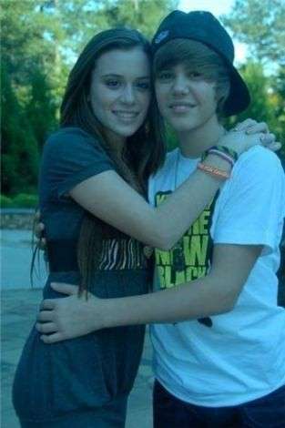 Una foto di Justin Bieber con Caitlin Beadles