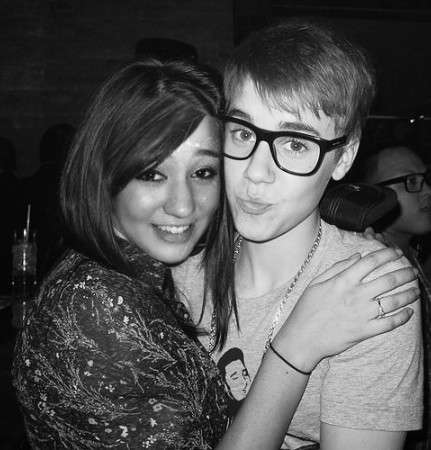 Una foto in bianco e nero di Justin con Kristen Rodeheaver