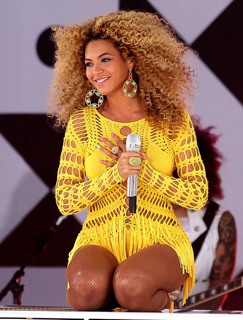 Beyonce con i ricci afro