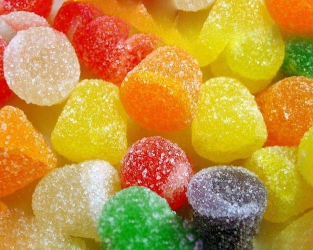 Idee per la calza della Befana: caramelle colorate allo zucchero