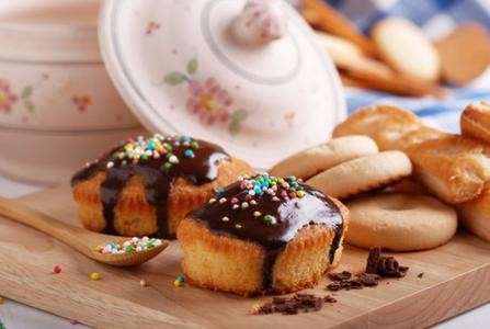 Cupcakes con glassa al cioccolato per la Befana