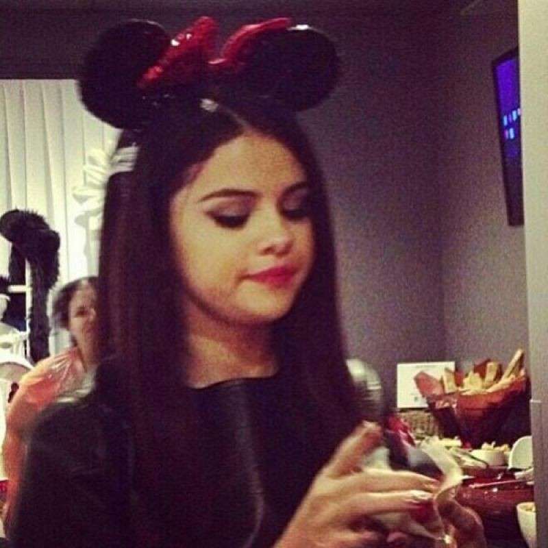 Selena Gomez e le orecchie da Minnie