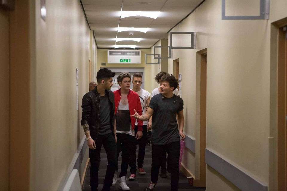One Direction in corridoio