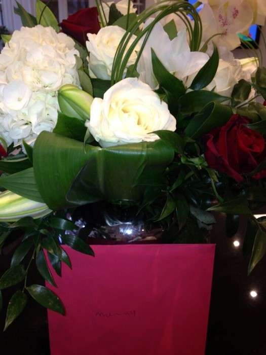 Emma Bunton riceve dei fiori per San Valentino