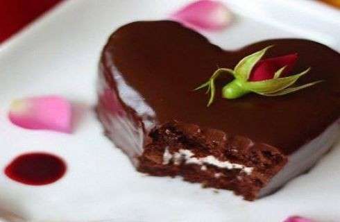 Torte di San Valentino: cuore di cioccolato ripieno