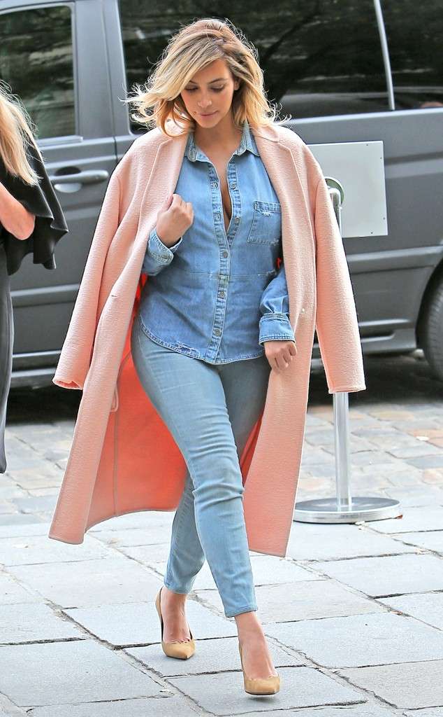 Total jeans e cappotto rosa
