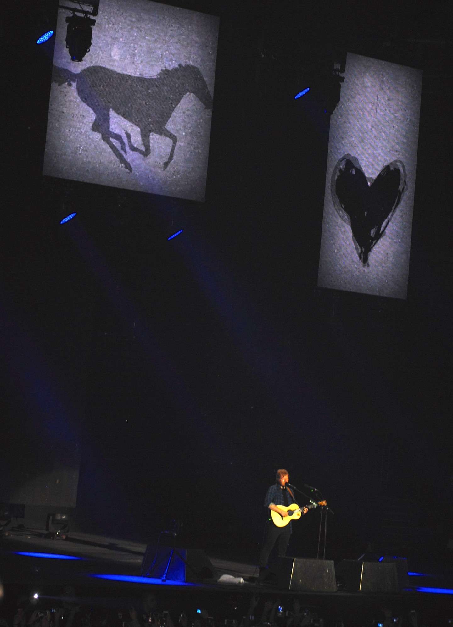 Ed Sheeran sul palco a Milano