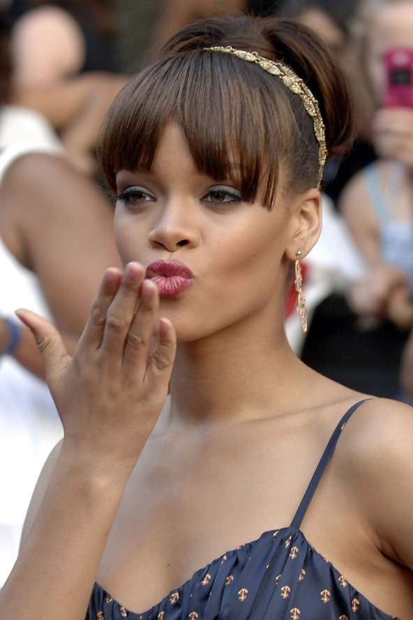 Makeup per chi porta la frangia: Rihanna 
