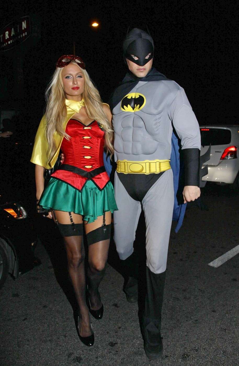 Paris Hilton con Batman per Carnevale