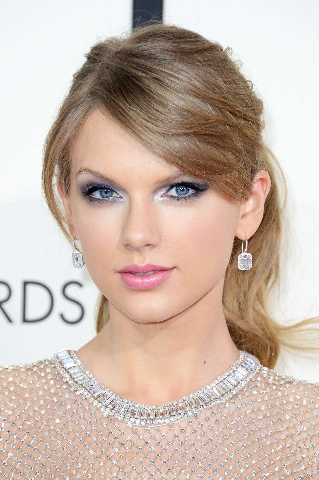 Trucco occhi di Taylor Swift per festa di diciotto anni