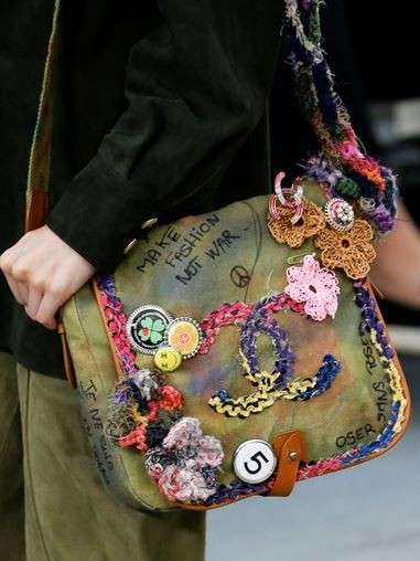 Borse originali primavera estate 2015: tracolla hippie di Chanel