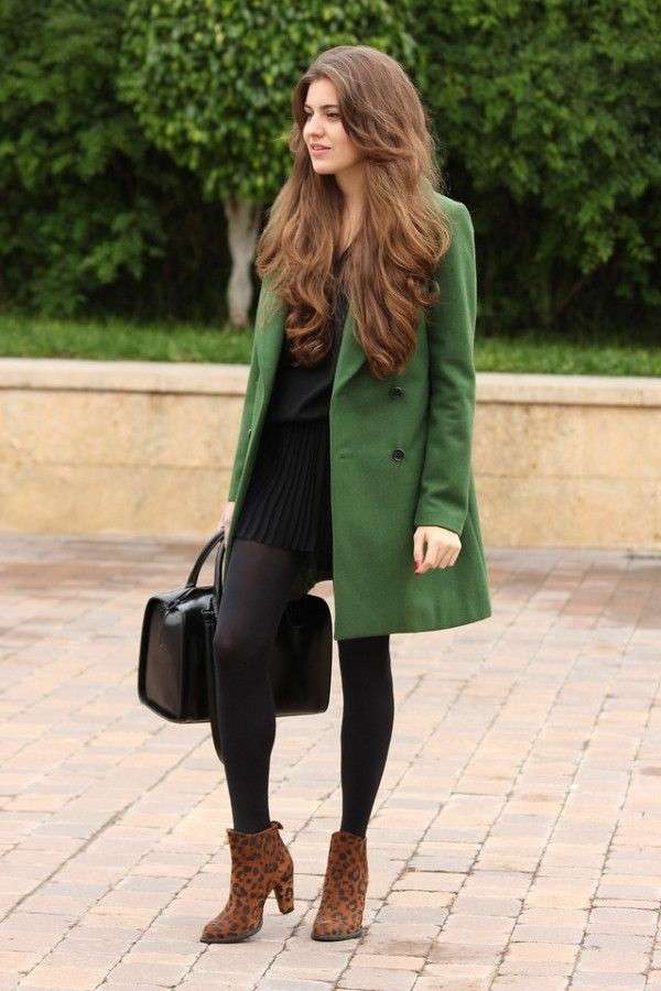 Outfit San Valentino con cappotto verde