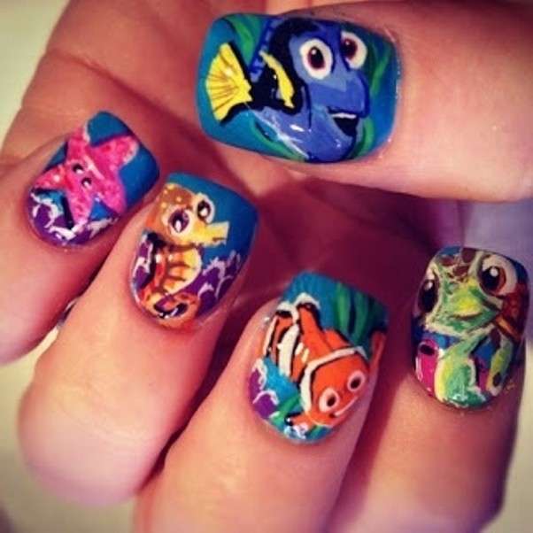 La coloratissima nail art di Nemo