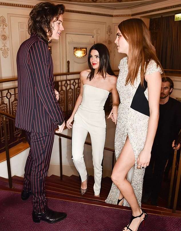 Harry Styles, Kendall Jenner e Cara Delevingne