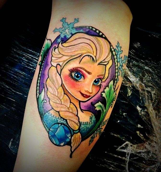 Tatuaggio del viso di Elsa