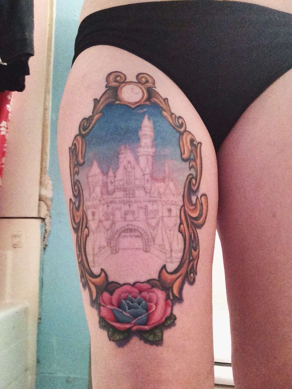 Tatuaggio del castello di Elsa