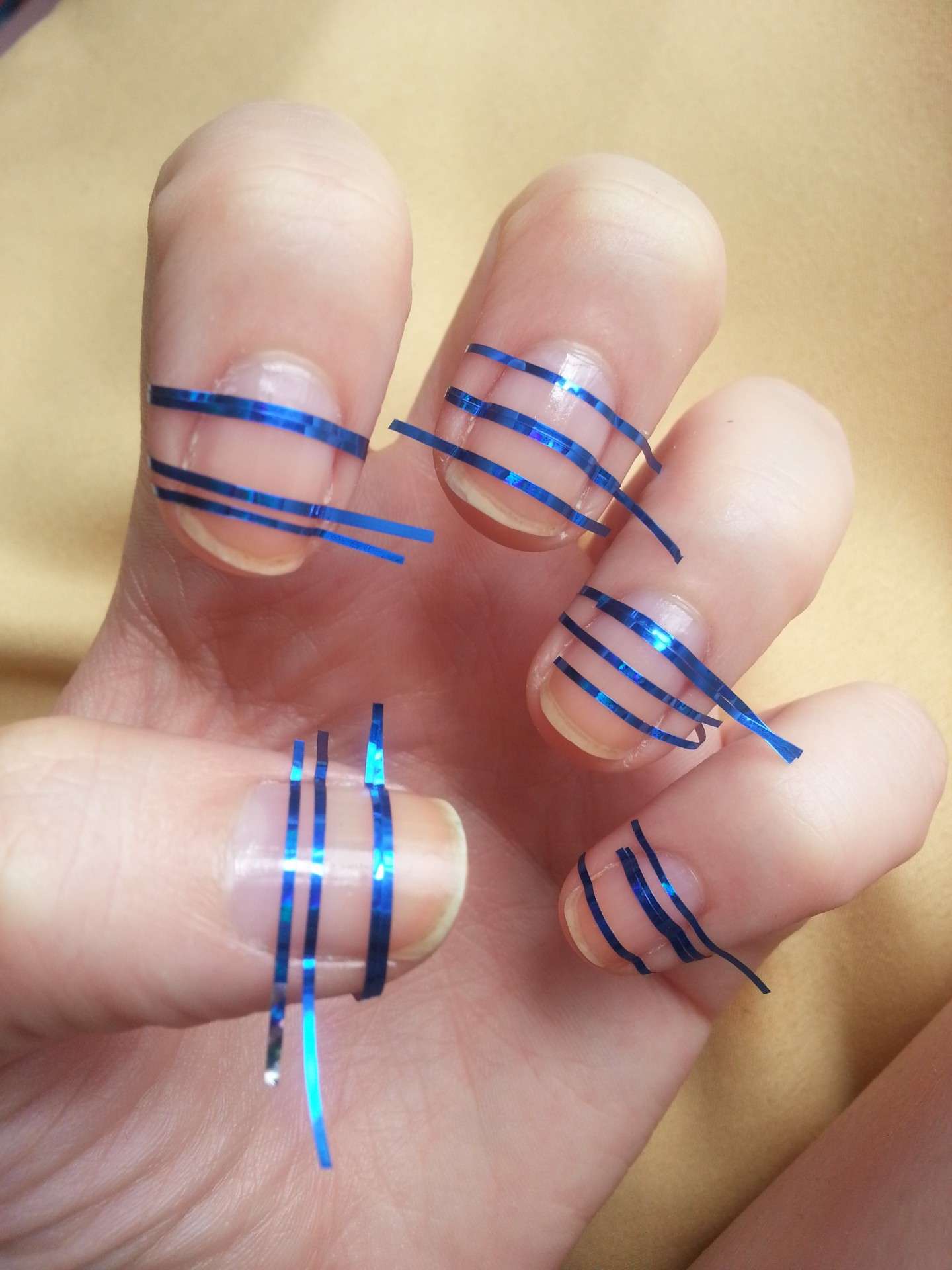 Come fare la nail art a righe