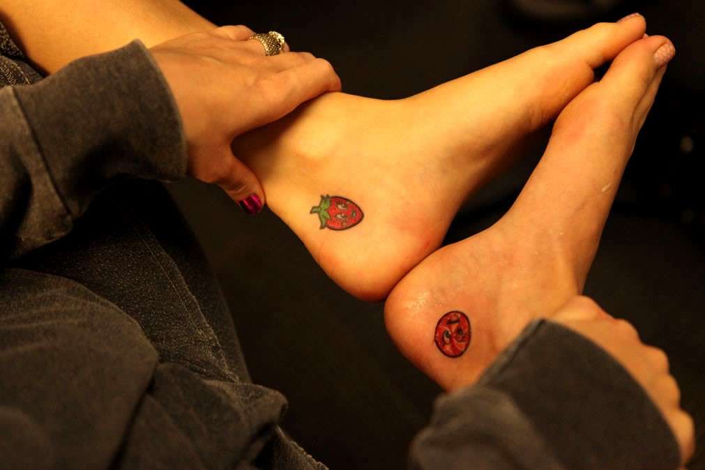 Le caviglie tatuate di Katy Perry 