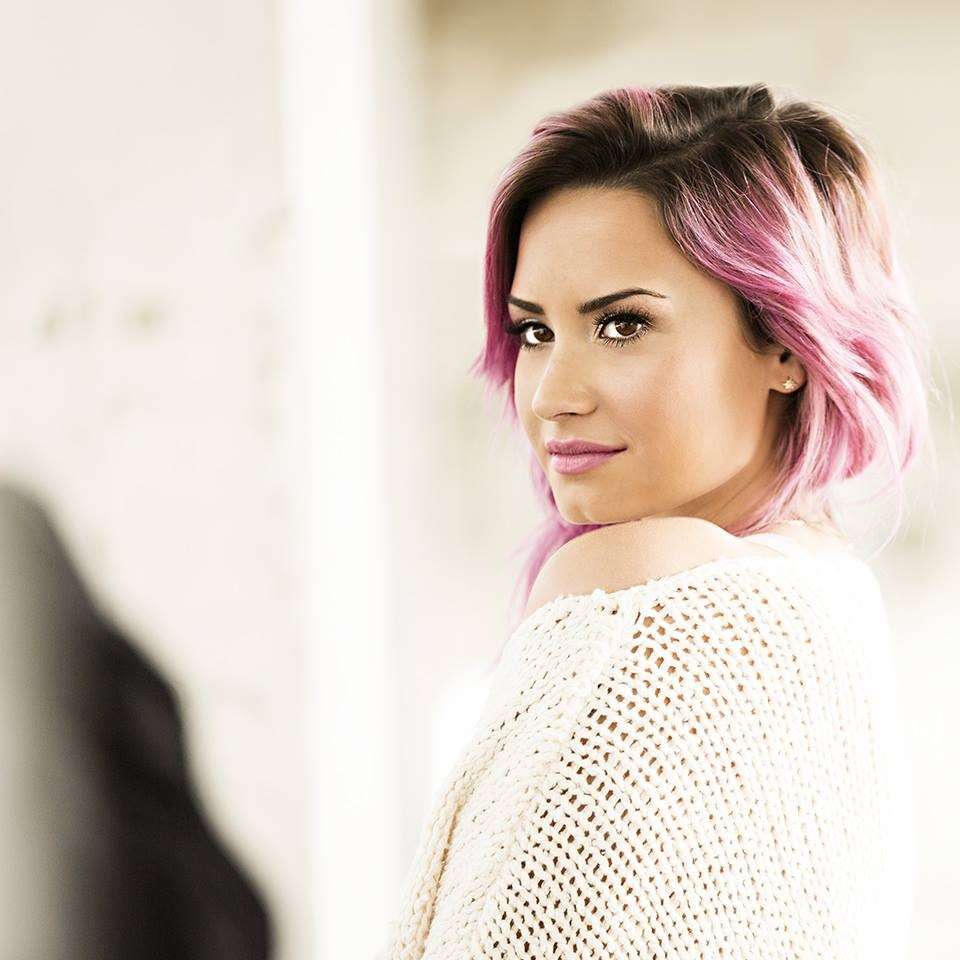 I capelli rosa di Demi Lovato