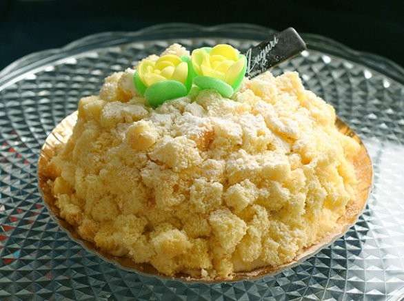 Menu in giallo per la Festa della Donna: la torta mimosa