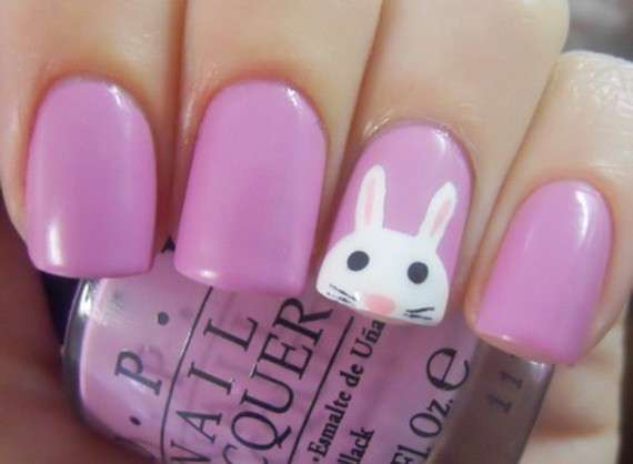Manicure lilla con coniglietto