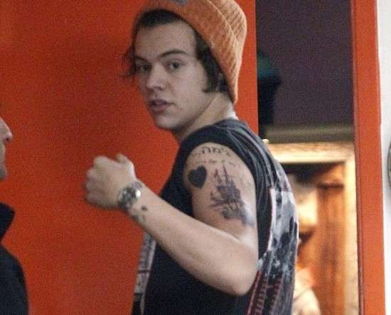 Harry Styles, tatuaggi sulle braccia